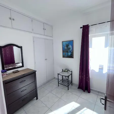 Near The Ocean Rua 5 De Outubro Апартаменты
