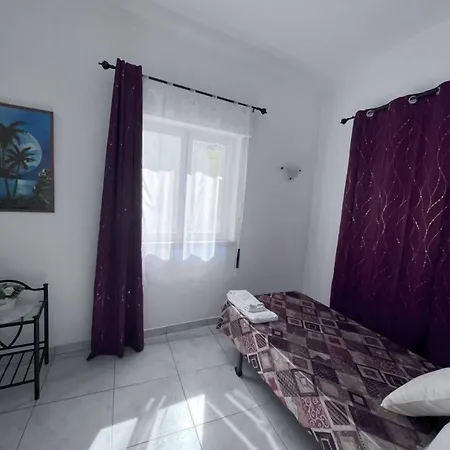 Near The Ocean Rua 5 De Outubro